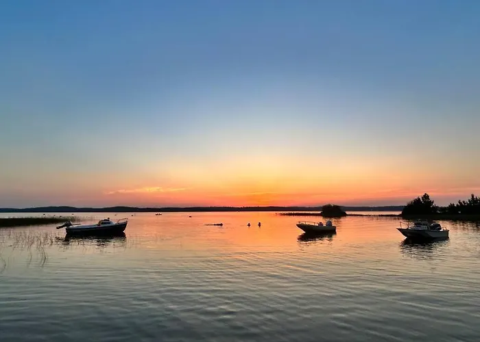 Marina De Talaris, * لاكانو